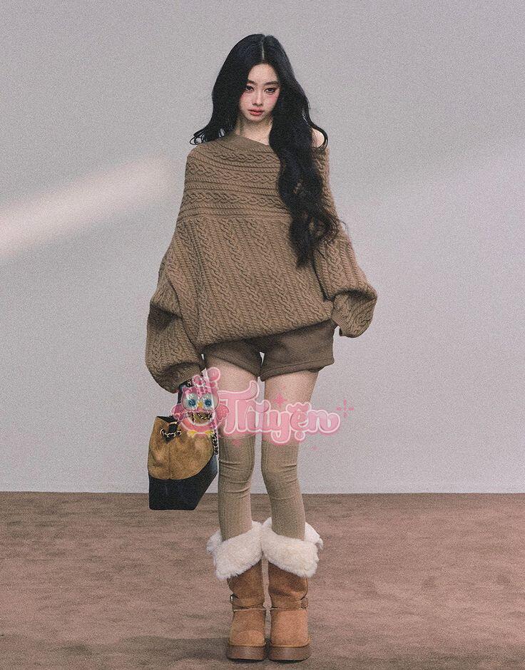 Anh Ta Nhìn Tôi Phát Điên