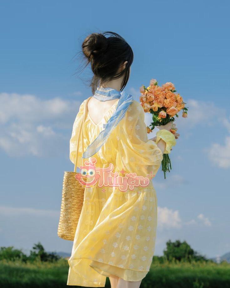 Cả Nhà Tôi Ôm Chặt Đùi Chị Dâu