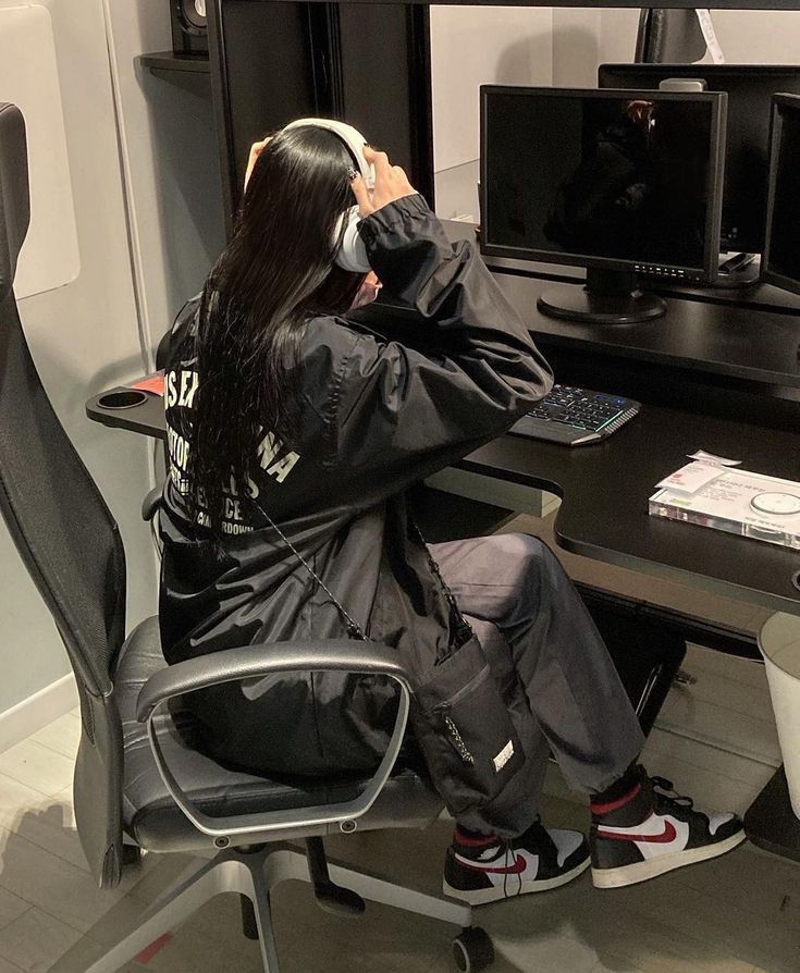 Tiểu Thư Nhà Giàu Yêu Anh Livestream