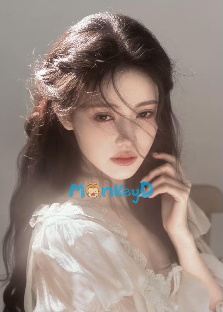 Trong Bữa Cơm Tất Niên, Chị Họ Nói Trong Mắt Tôi Chỉ Có Tiền